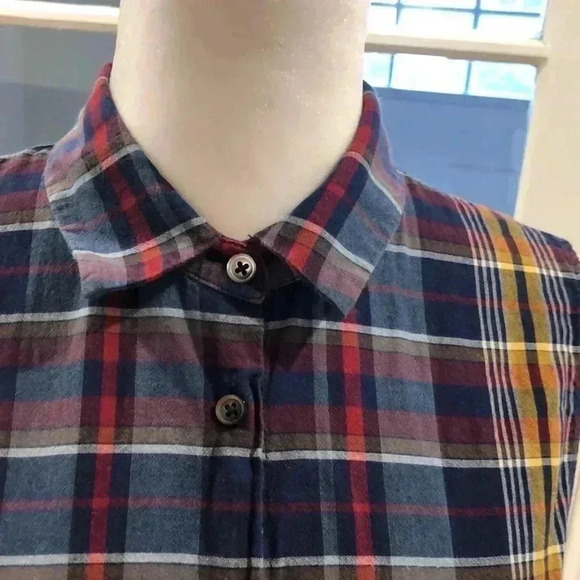 Madewell sleeveless button down plaid shirt with frayed hem.  Size S - Picture 2 of 9